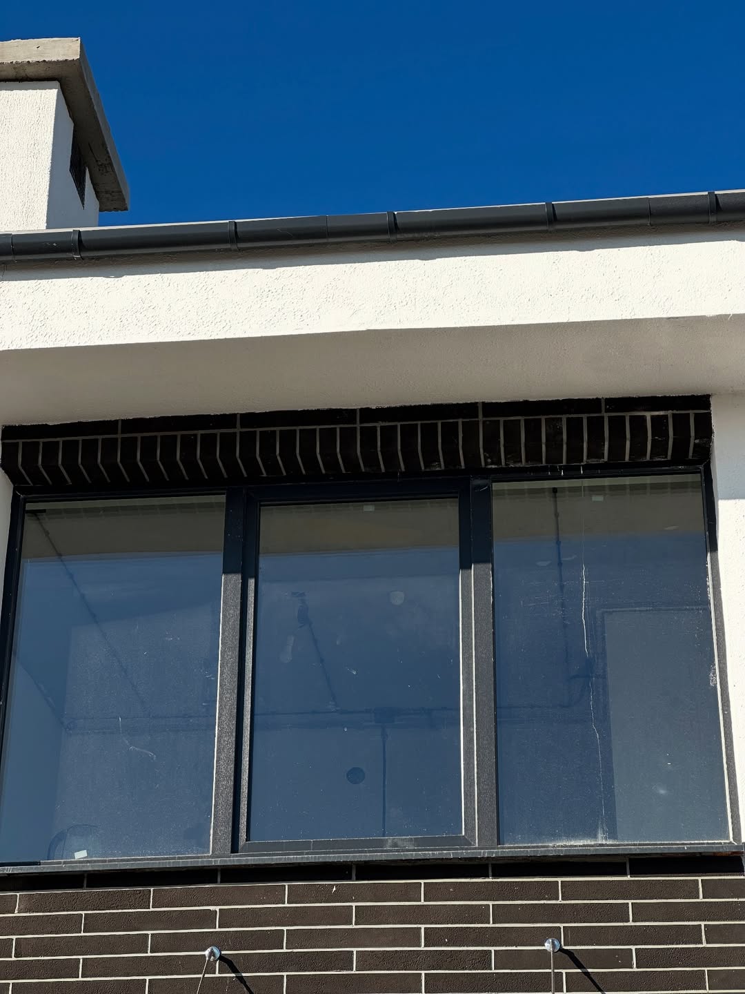 Установленные розетки и выключатели